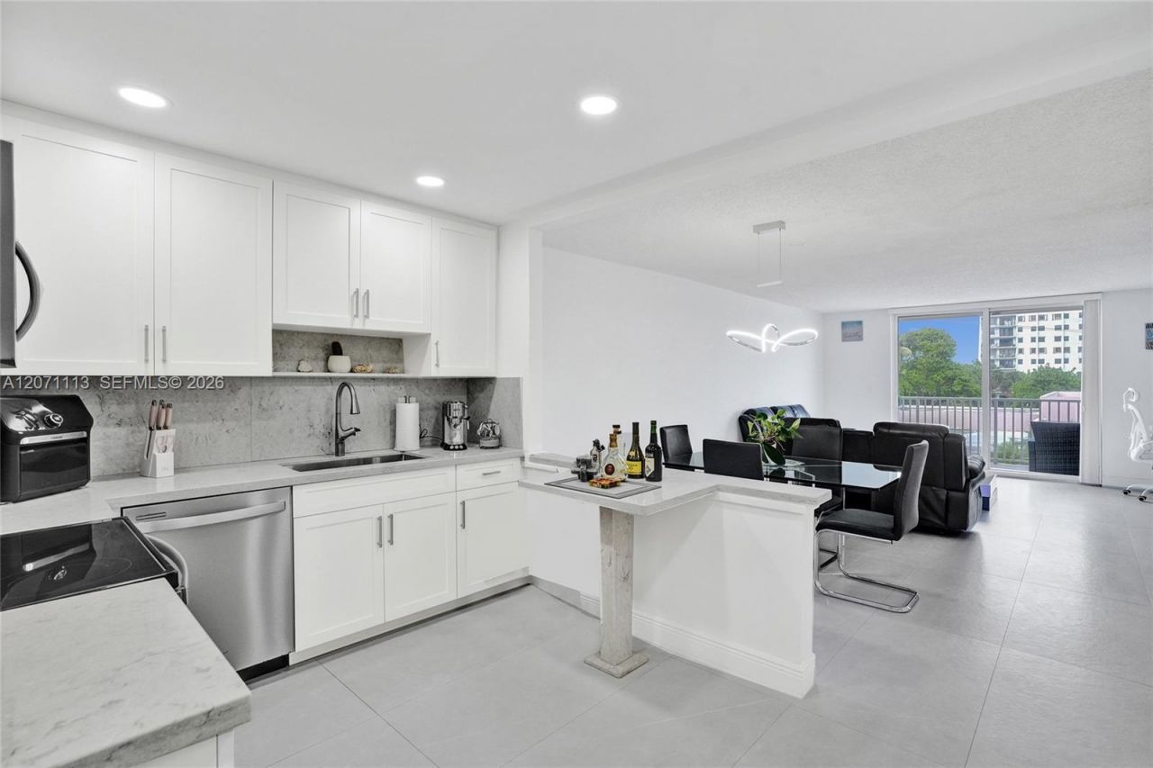 1401 S Ocean Dr , Unit 302, Hollywood, FL 33019 Photo