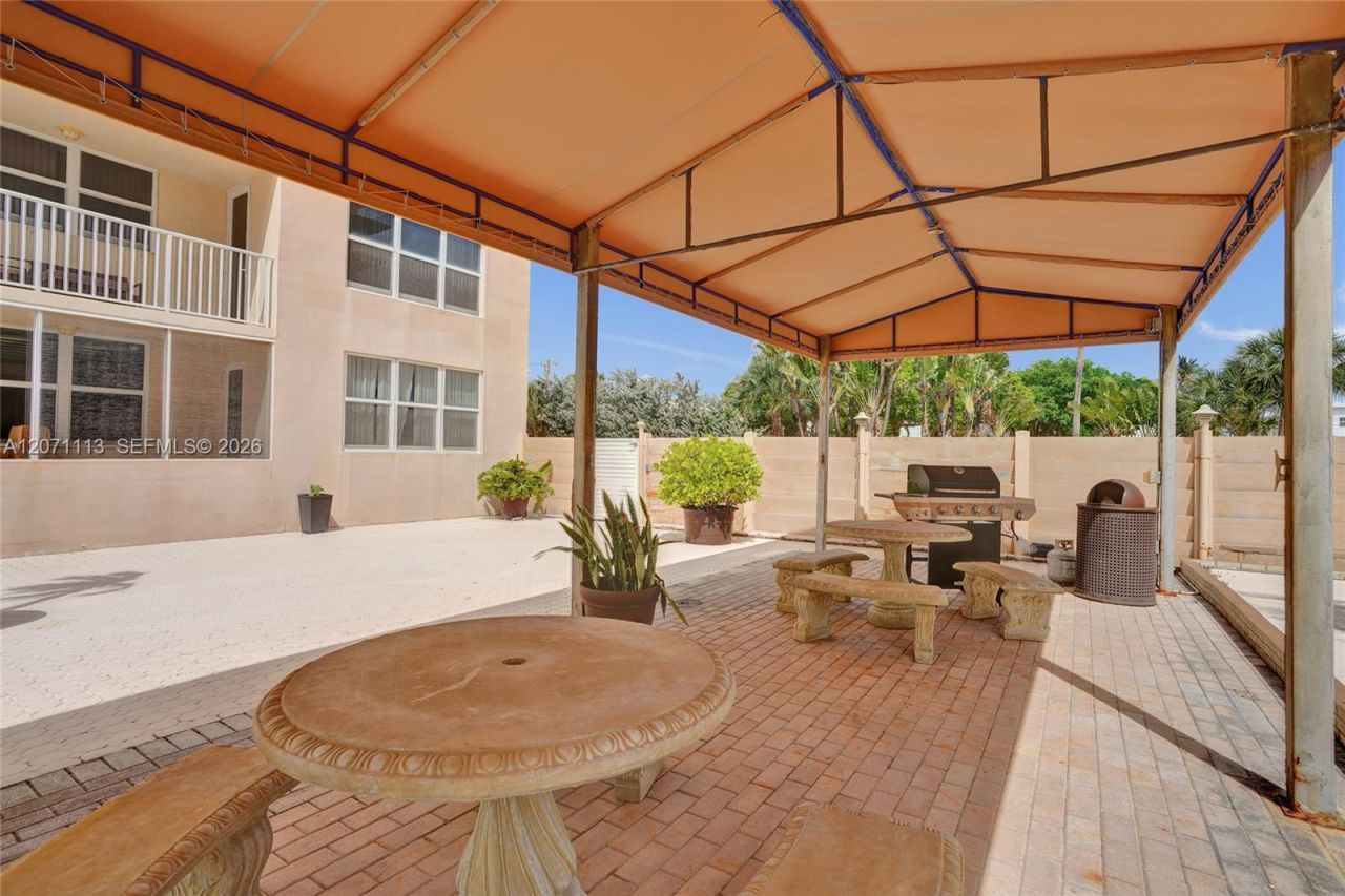 1401 S Ocean Dr , Unit 302, Hollywood, FL 33019 Photo