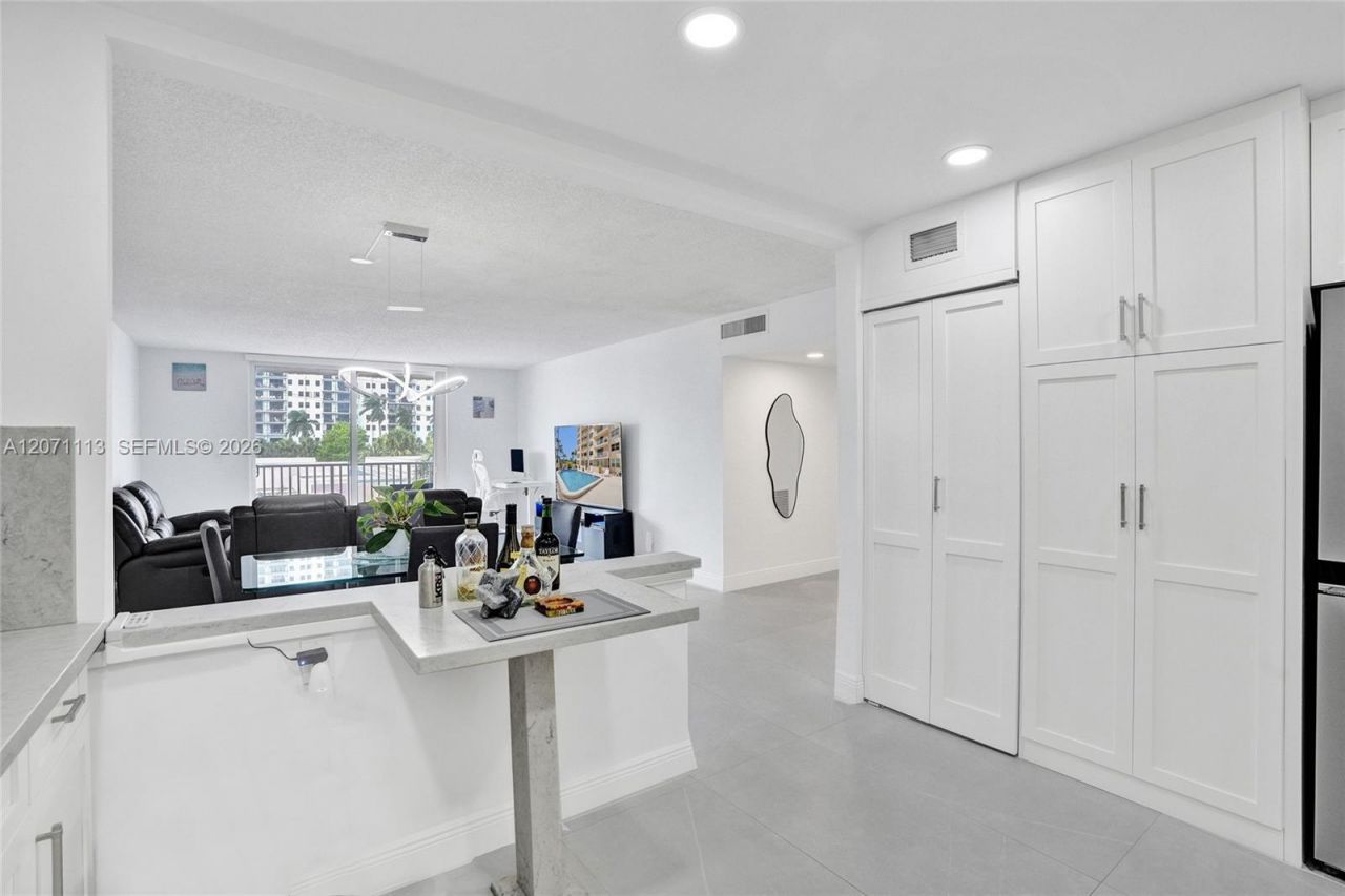 1401 S Ocean Dr , Unit 302, Hollywood, FL 33019 Photo