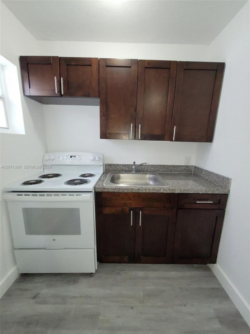 1239 NE 110th St , Miami, FL 33161 Photo