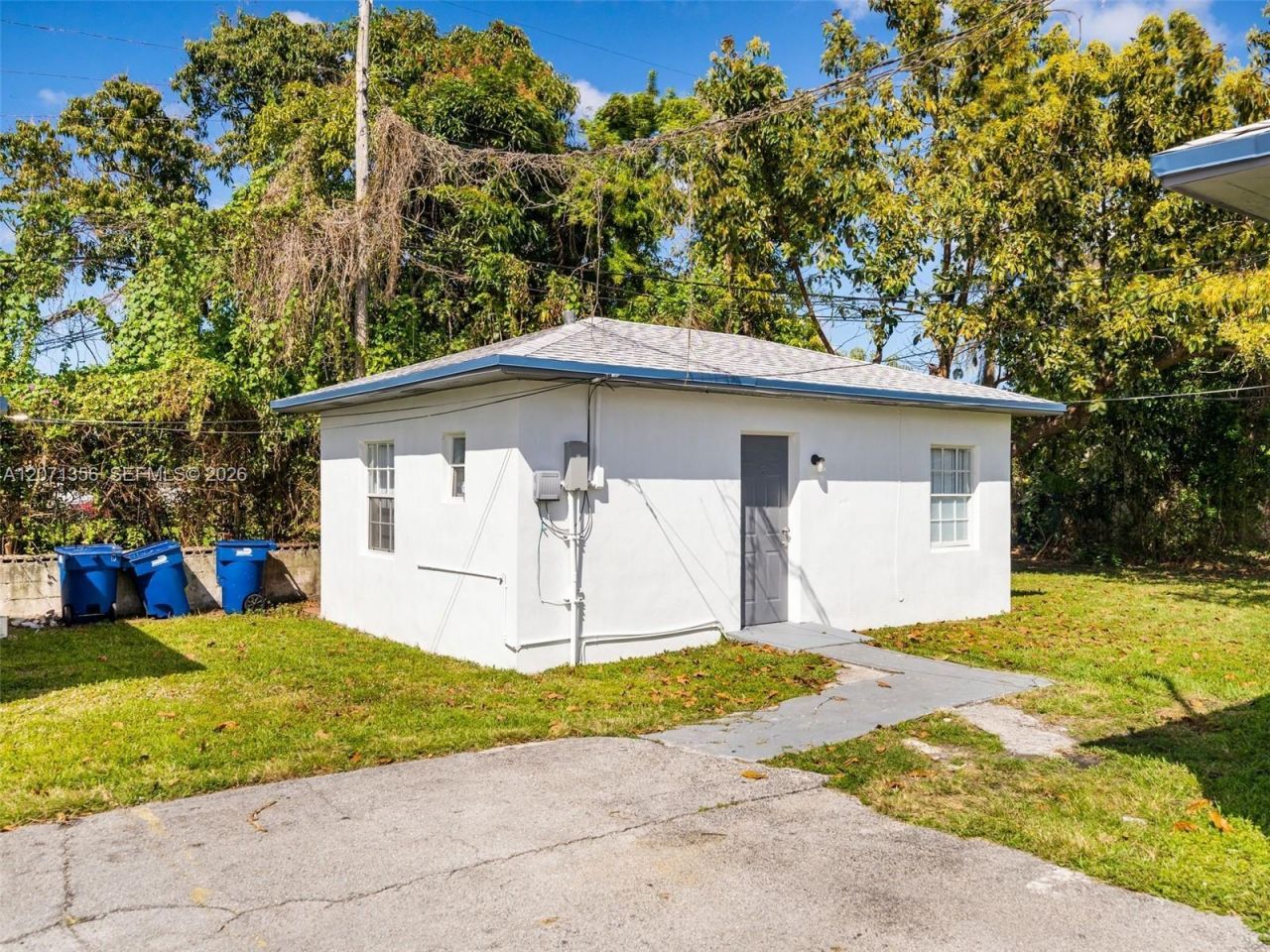 1239 NE 110th St , Miami, FL 33161 Photo