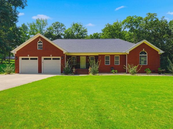 3399 Clark Ln, Tuscumbia, AL 35674