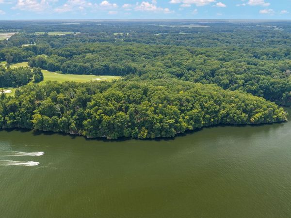 0 Three Point Dr, Muscle Shoals, AL 35661