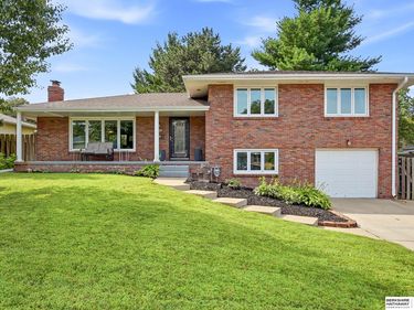 4505 Monroe Street, Omaha, NE 68117