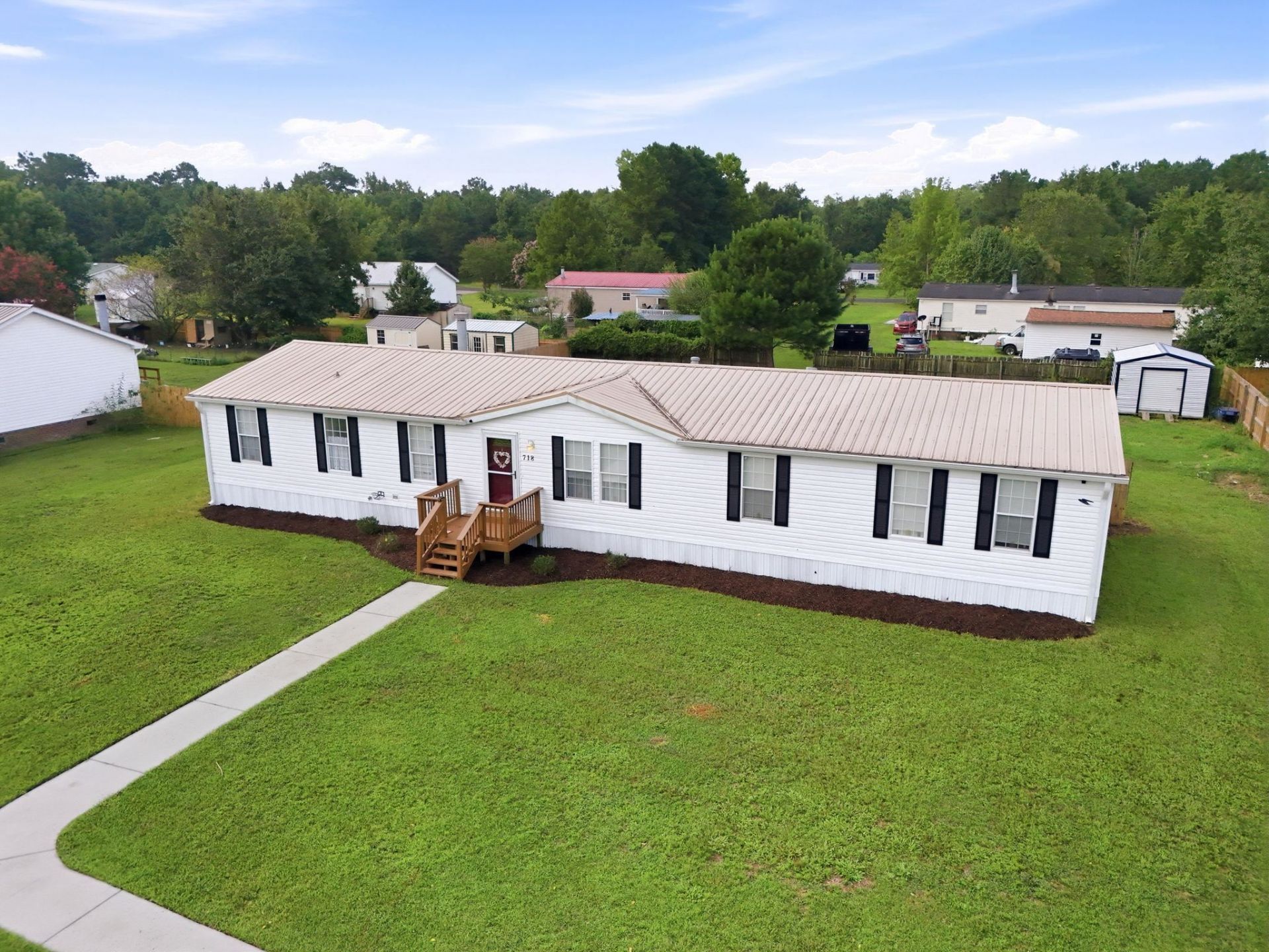 718 Libbys Ln. Photo 3