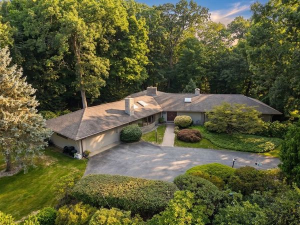 200 Crestview Circle, Longmeadow, MA 01106