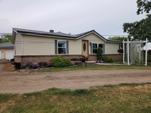 W5468 Military Road, Pardeeville, WI 53954