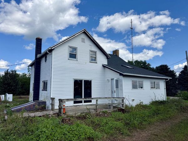 W7480 State Rd 39, New Glarus, WI 53574