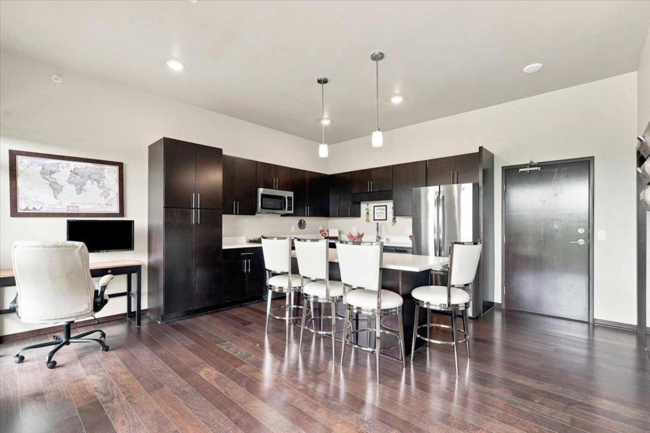 825 E Mifflin Street, Unit 404, Madison, WI 53703 Main Photo