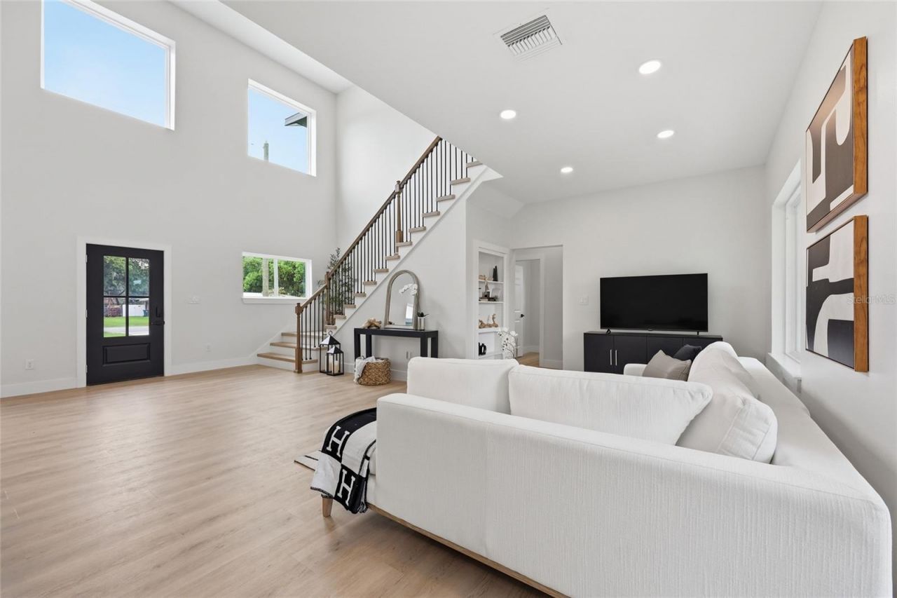 351 E Wildmere Avenue, Longwood, FL 32750 Photo