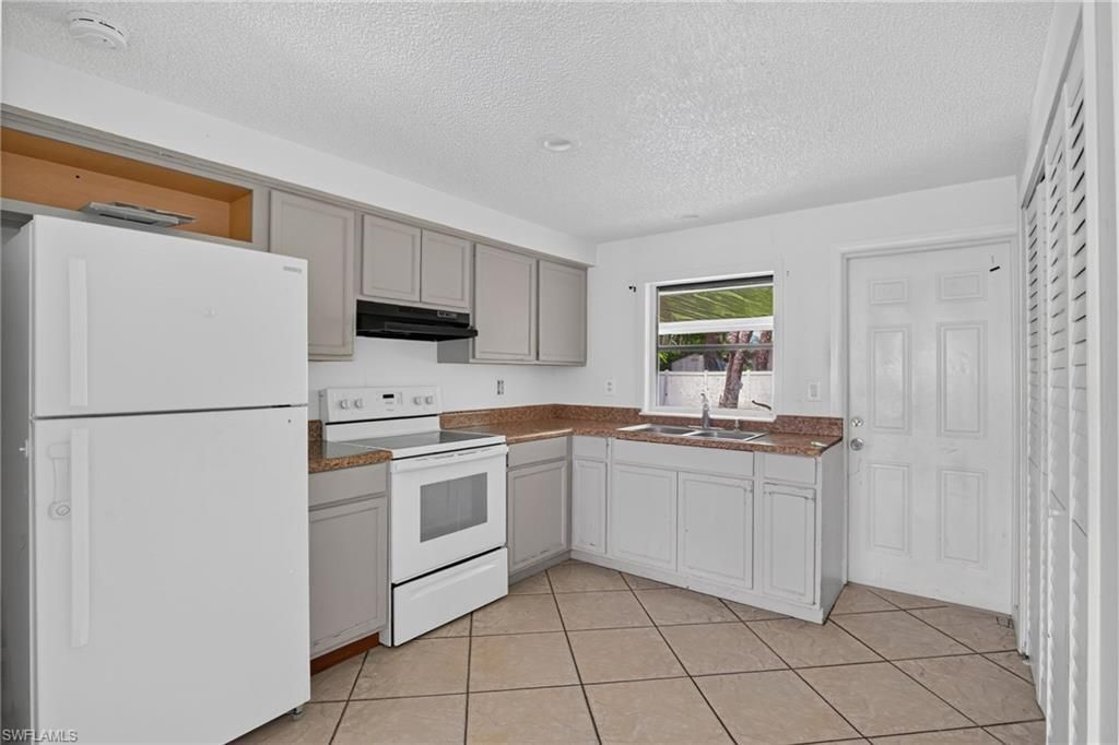 781 95th Ave N, Naples, FL 34108 Photo