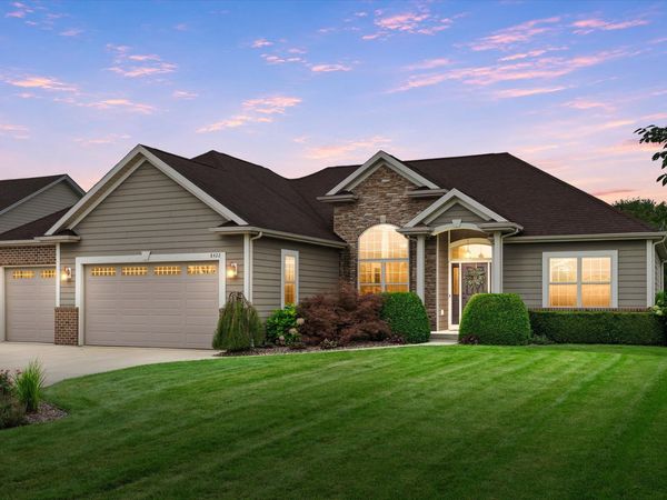 8422 94th Ct, Pleasant Prairie, WI 53158