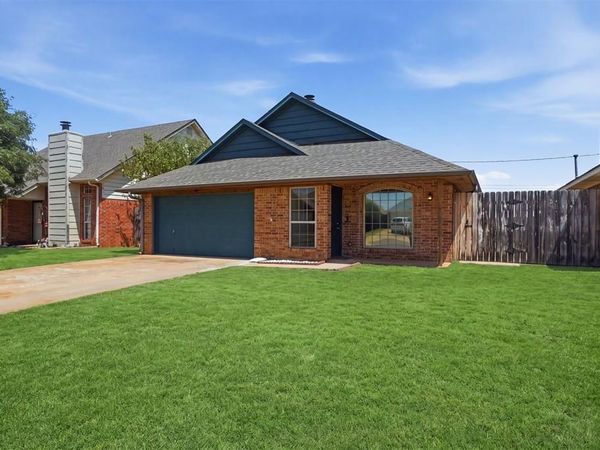 2816 Shiloh Lane, Altus, OK 73521
