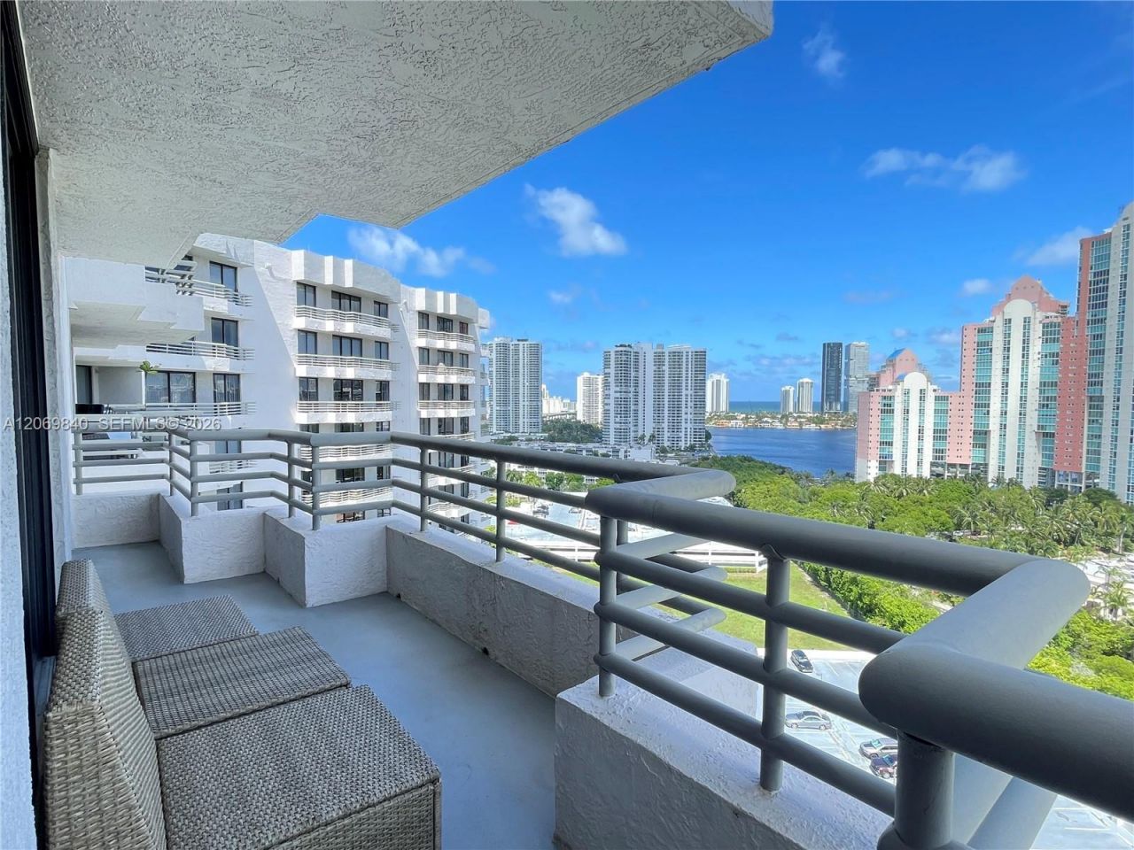 3300 NE 191st St, Unit 1918, Aventura, FL 33180 Photo