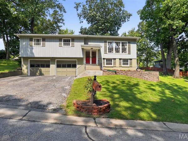 11 San Camille Court, St Charles, MO 63303
