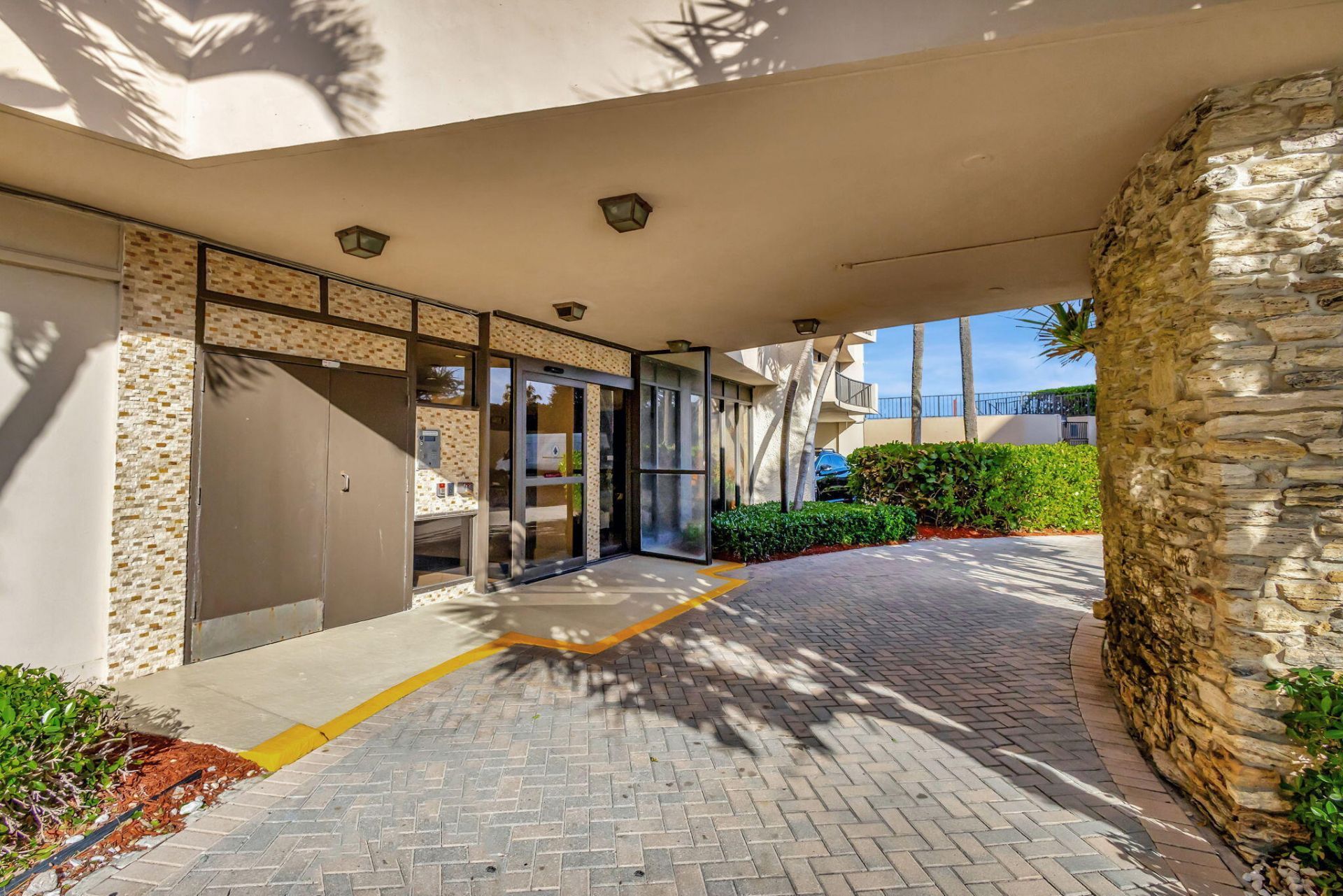 4200 N Ocean Drive, Unit 1-406, Riviera Beach, FL 33404 Photo
