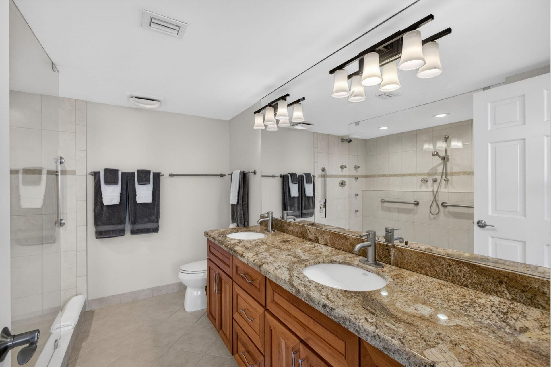 4200 N Ocean Drive, Unit 1-406, Riviera Beach, FL 33404 Photo