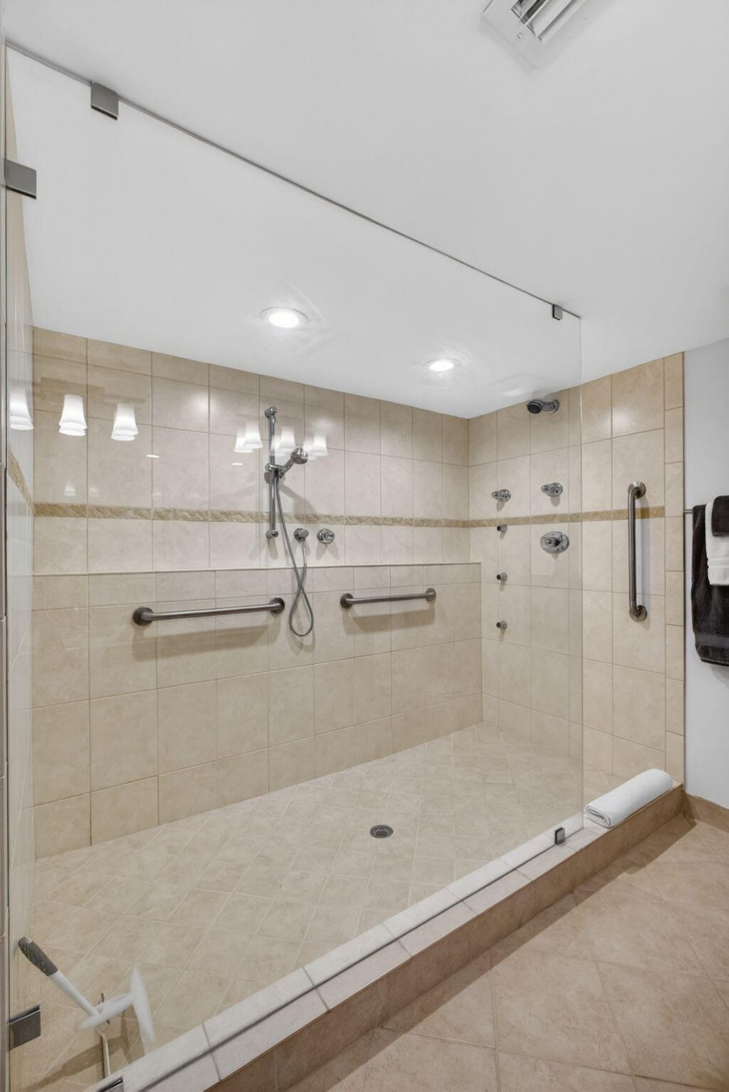 4200 N Ocean Drive, Unit 1-406, Riviera Beach, FL 33404 Photo