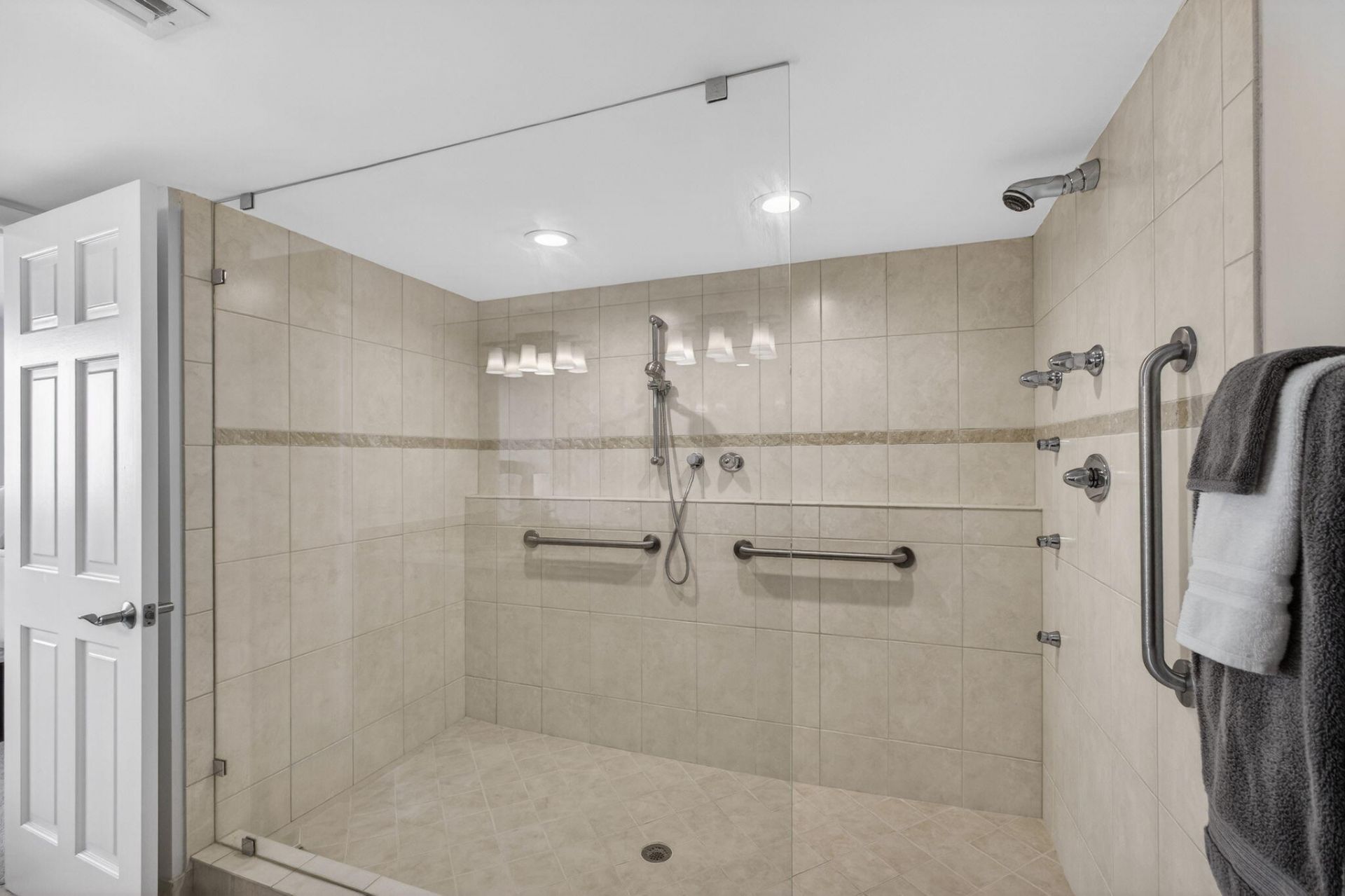 4200 N Ocean Drive, Unit 1-406, Riviera Beach, FL 33404 Photo