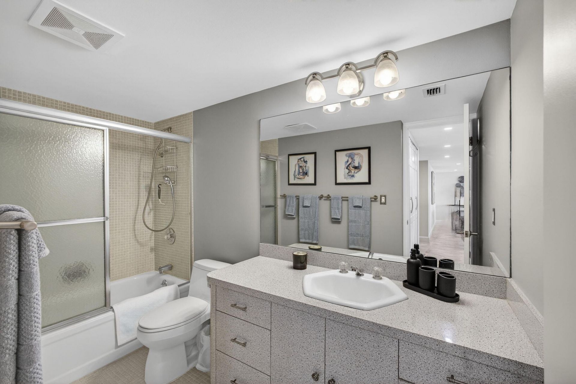 4200 N Ocean Drive, Unit 1-406, Riviera Beach, FL 33404 Photo