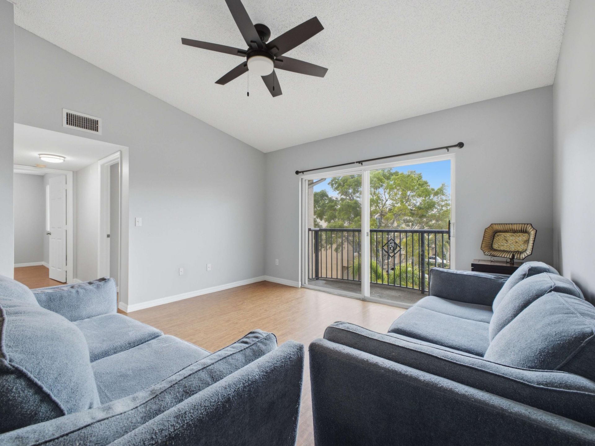 900 Crestwood Court S, Unit 920, Royal Palm Beach, FL 33411 Photo