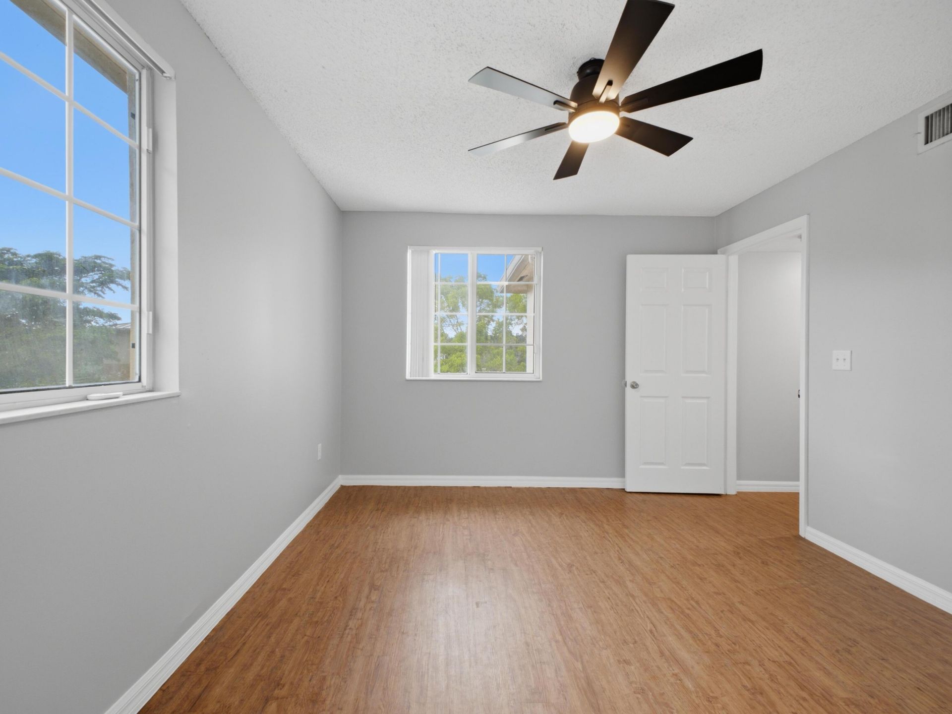 900 Crestwood Court S, Unit 920, Royal Palm Beach, FL 33411 Photo