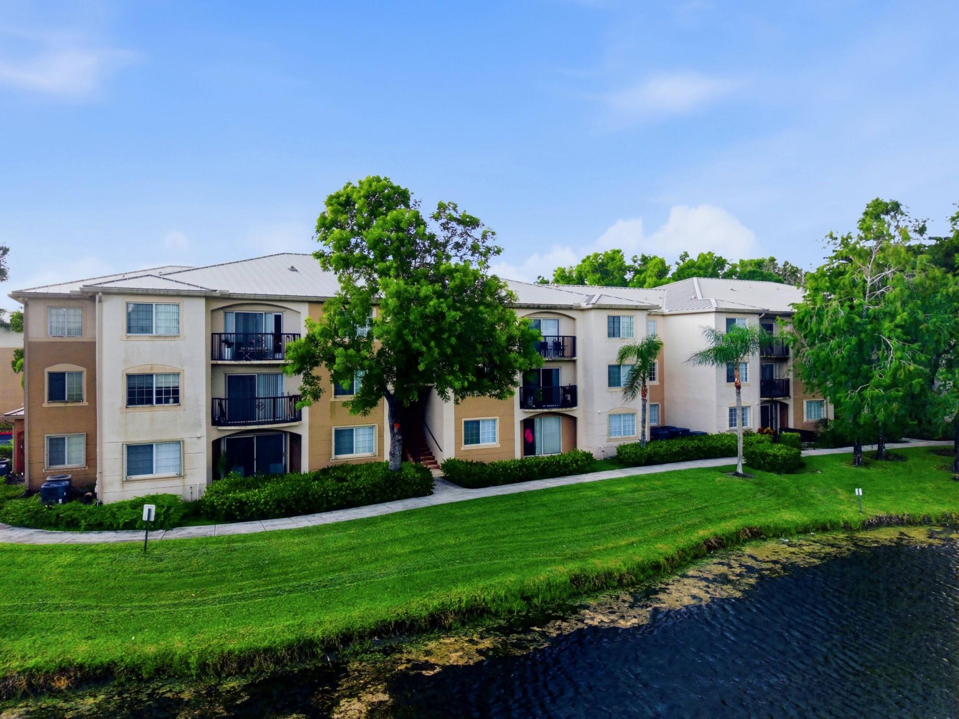 900 Crestwood Court S, Unit 920, Royal Palm Beach, FL 33411 Photo