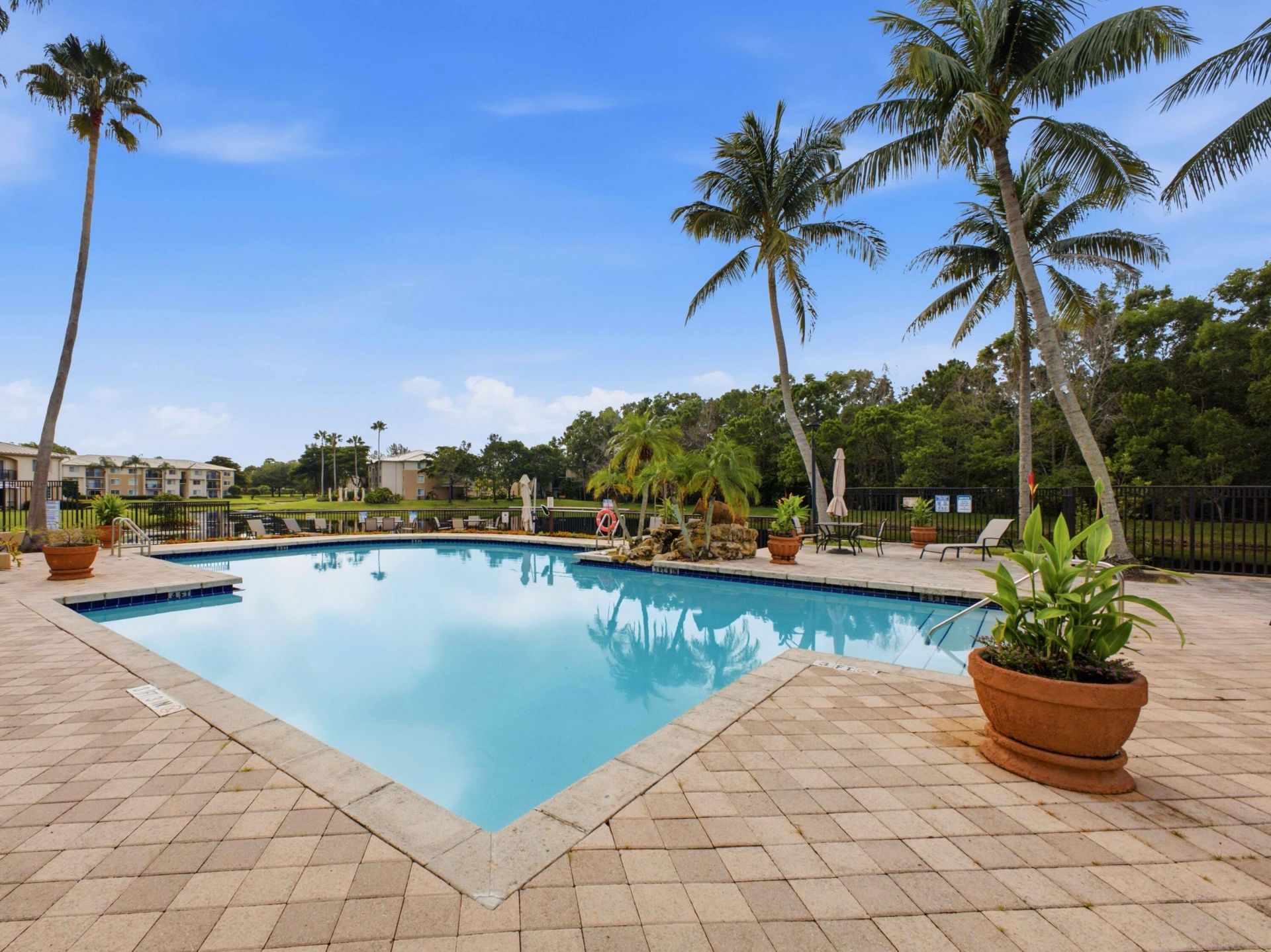 900 Crestwood Court S, Unit 920, Royal Palm Beach, FL 33411 Photo