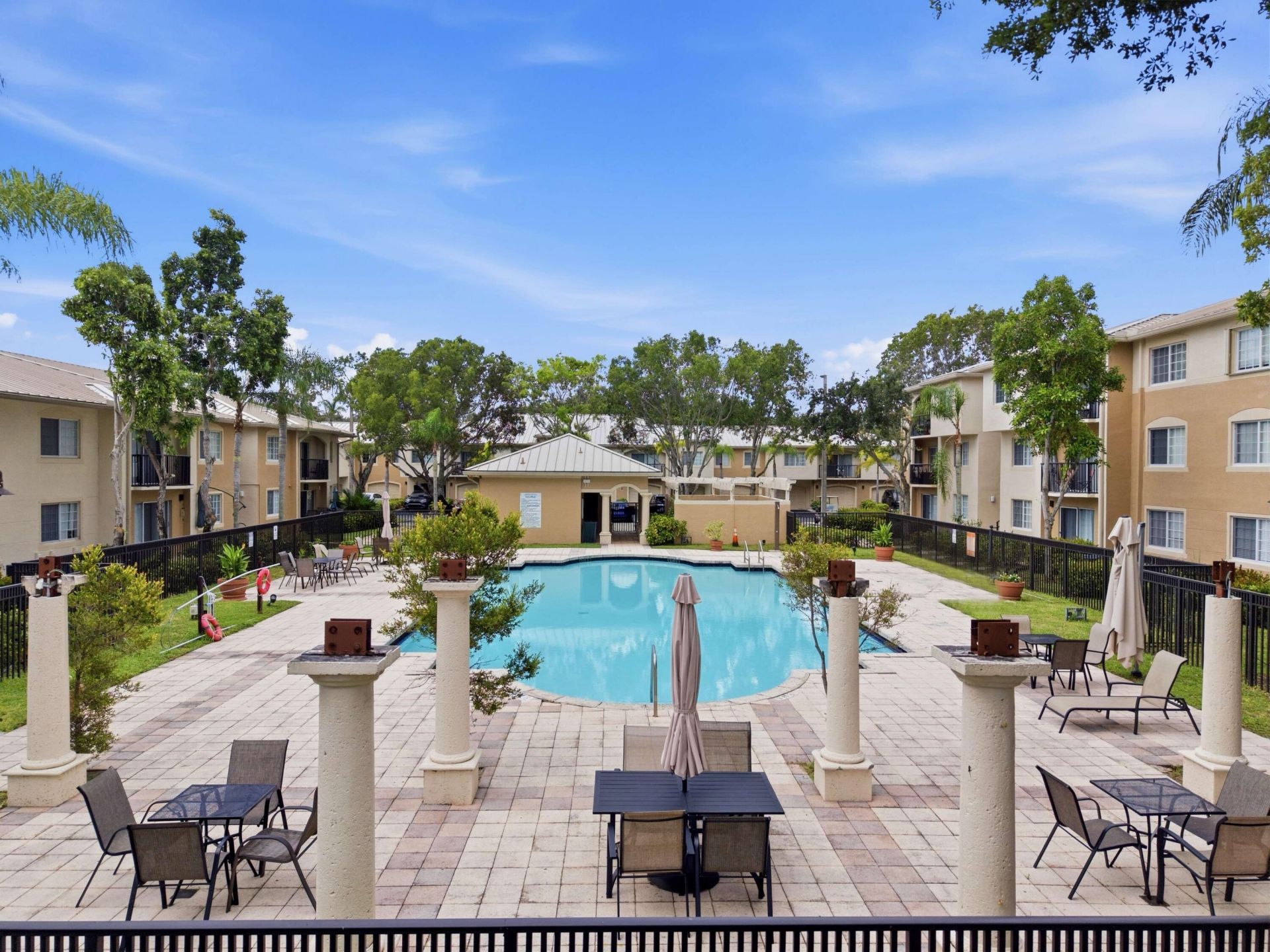 900 Crestwood Court S, Unit 920, Royal Palm Beach, FL 33411 Photo