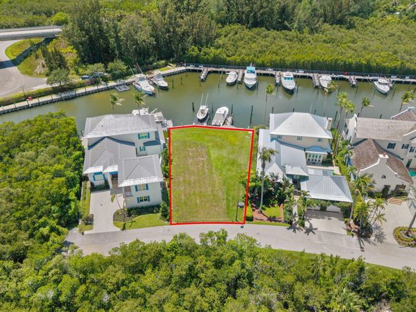 2915 Marsh Island Lane, Vero Beach, FL 32963