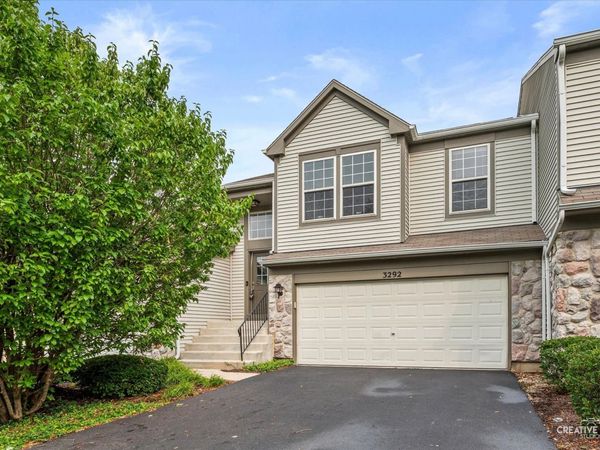 3292 Bromley Lane , Aurora, IL 60502