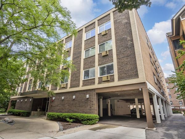 222 N Grove Avenue , Unit 2D, Oak Park, IL 60302