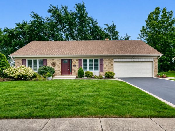 3455 Treaty Lane , Hoffman Estates, IL 60192