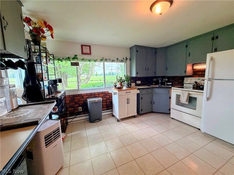 728 Johnson Plank Road NE, Warren, OH 44481 Photo 5