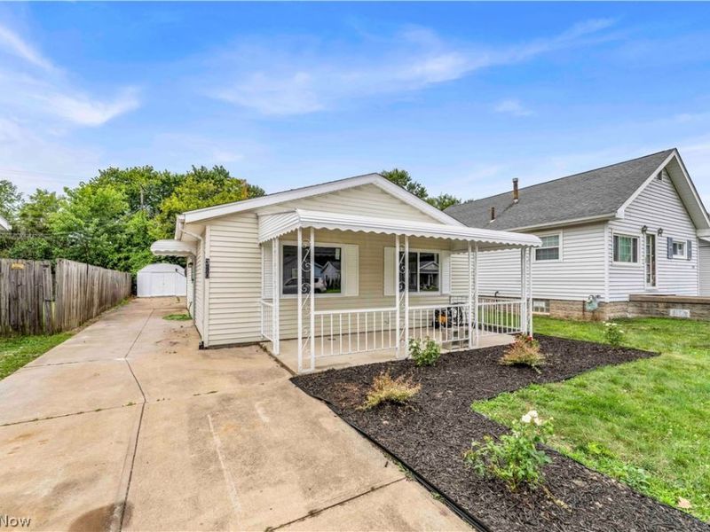 320 Elberta Drive, Vermilion, OH 44089 Photo 1