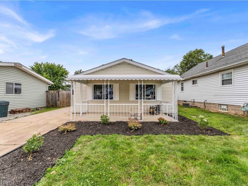 320 Elberta Drive, Vermilion, OH 44089 Photo 2