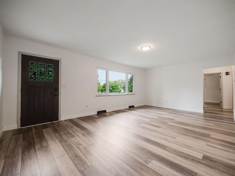 360 W Columbus Street, Lithopolis, OH 43136 Photo 2