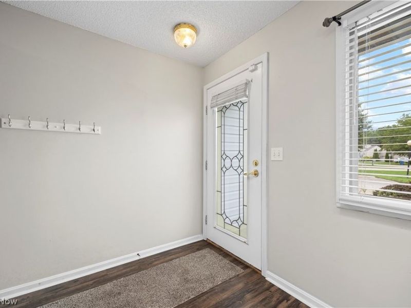4648 Oak Point Road, Lorain, OH 44053 Photo 2