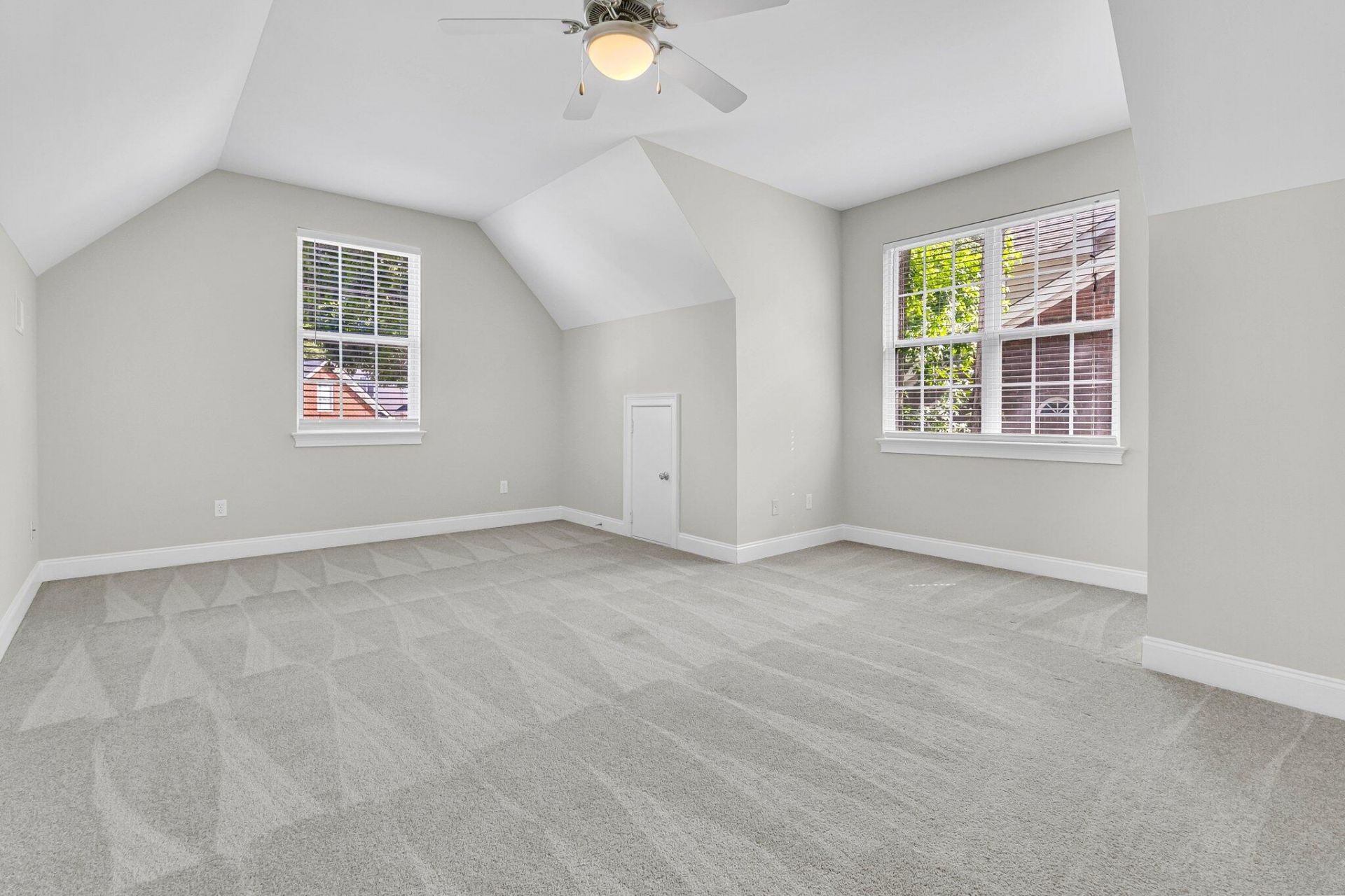 8618 Woodland Walk Photo 19