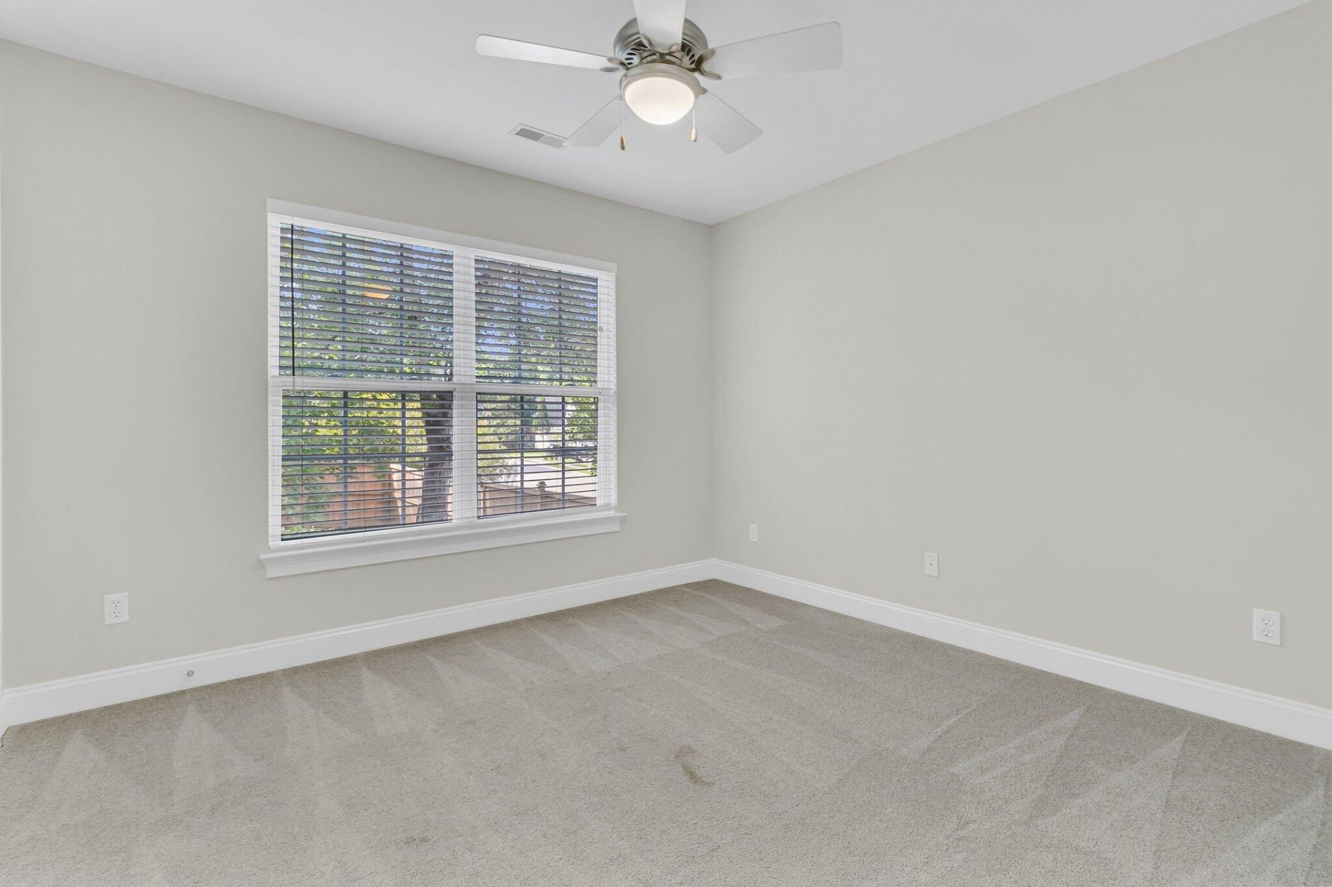 8618 Woodland Walk Photo 33