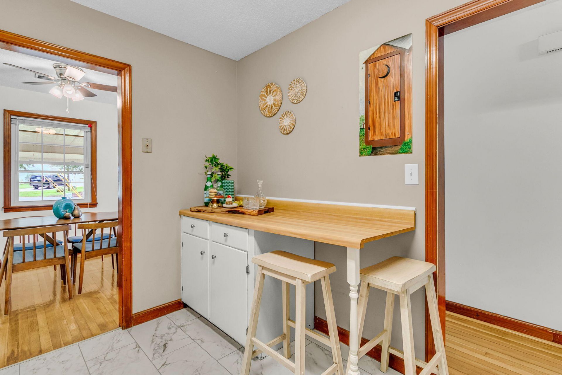 1204 Midvale Avenue Photo 12