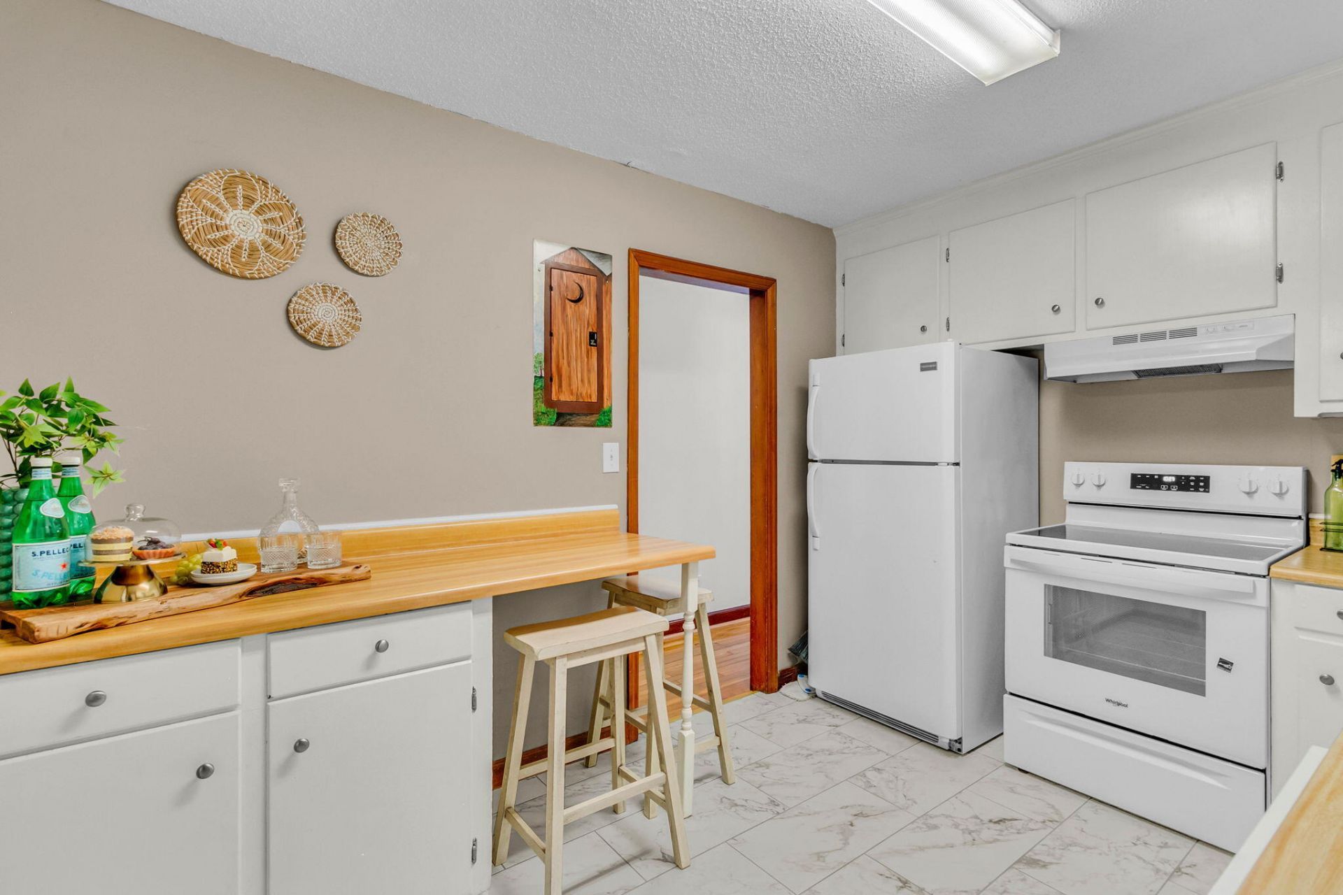 1204 Midvale Avenue Photo 13