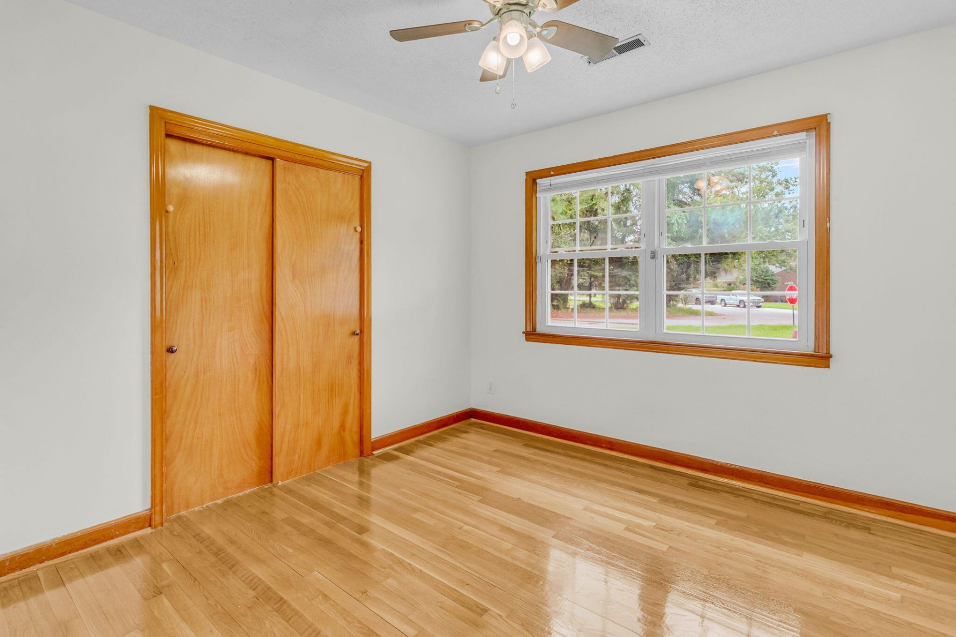 1204 Midvale Avenue Photo 20