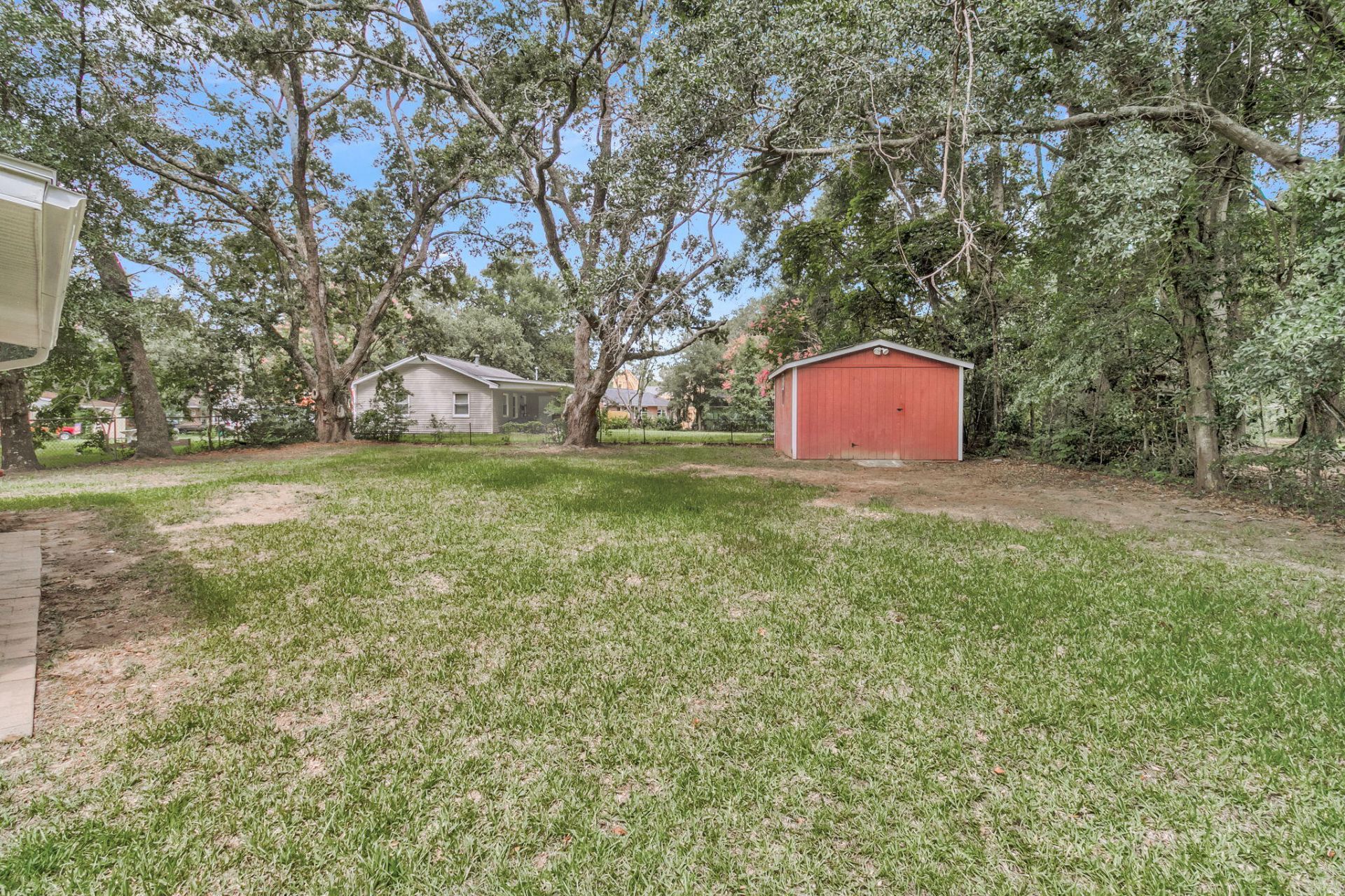 1204 Midvale Avenue Photo 25