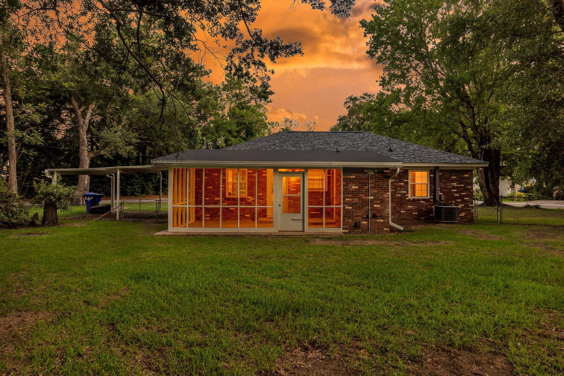 1204 Midvale Avenue Photo 33