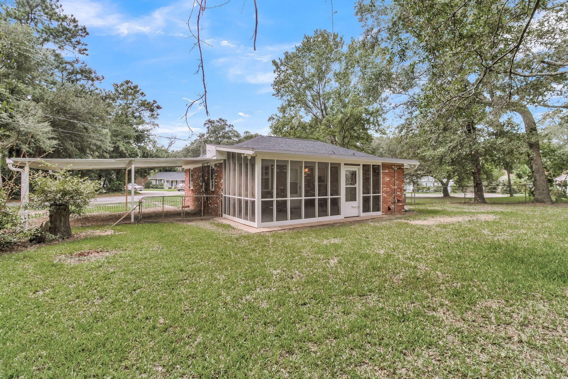 1204 Midvale Avenue Photo 39