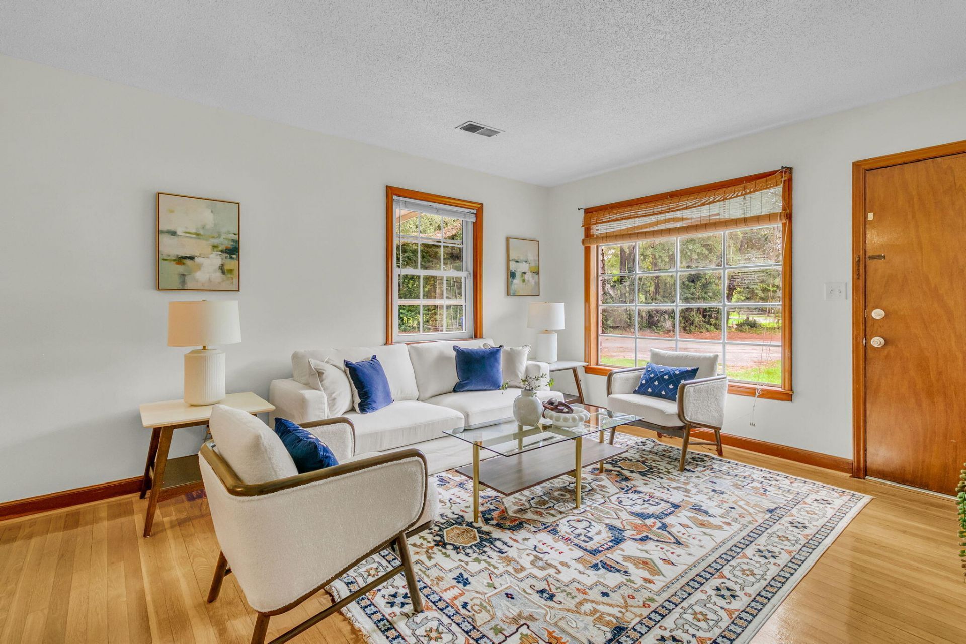 1204 Midvale Avenue Photo 6