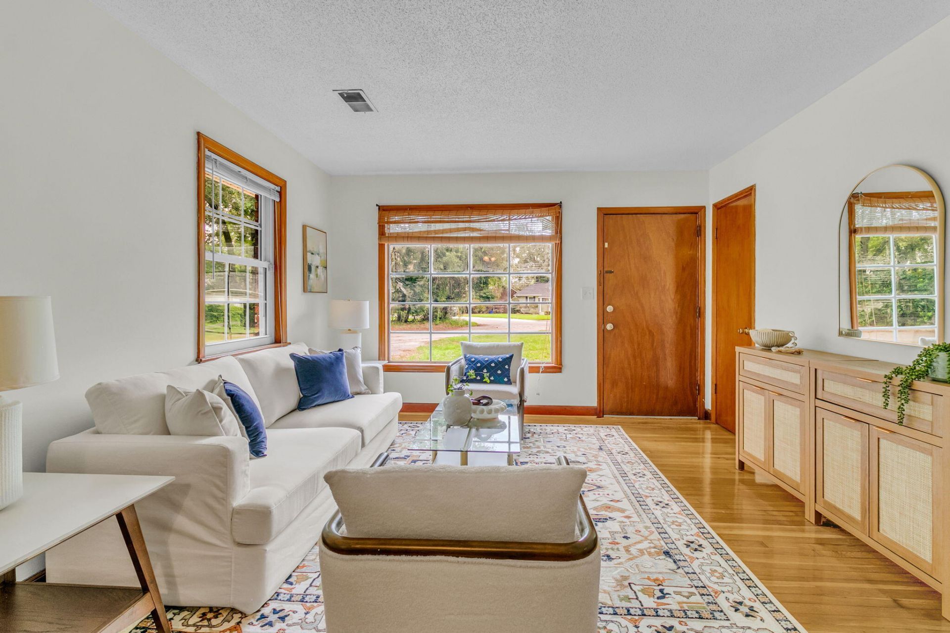 1204 Midvale Avenue Photo 8