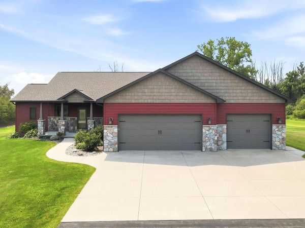 W5975 AUTUMN HILLS PARKWAY, Appleton, WI 54913