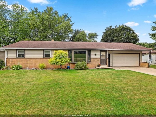 374 SKYLINE BOULEVARD, Green Bay, WI 54302